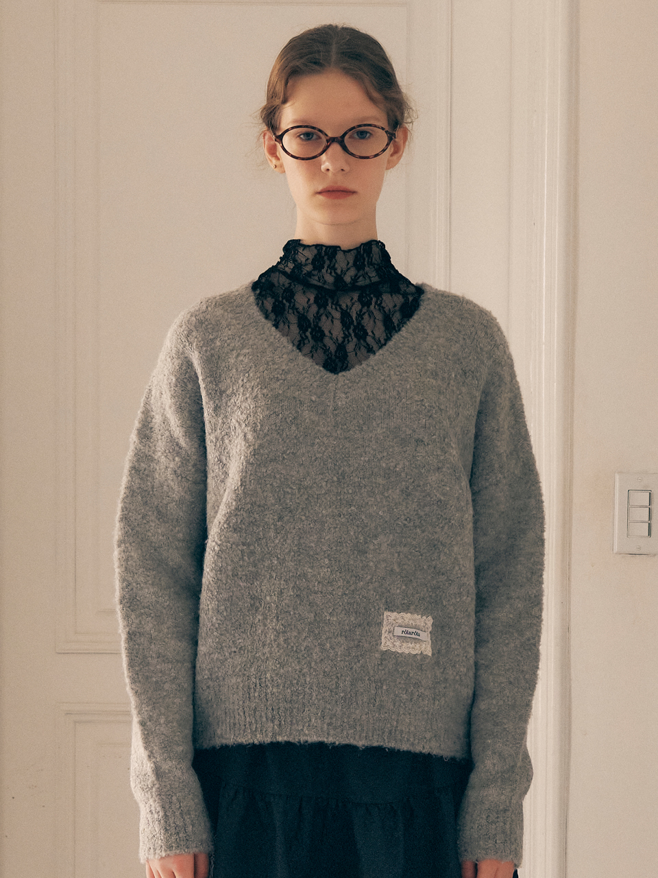 BOUCLE V NECK KNIT GRAY