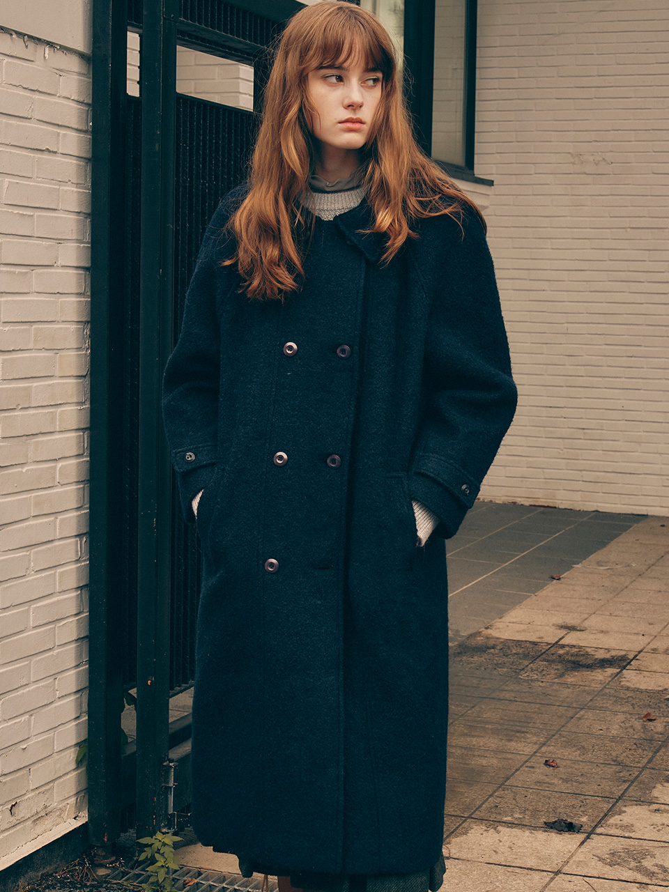 VOLUME SLEEVE DOUBLE COAT NAVY